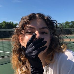 Meet your Posher, Hanna